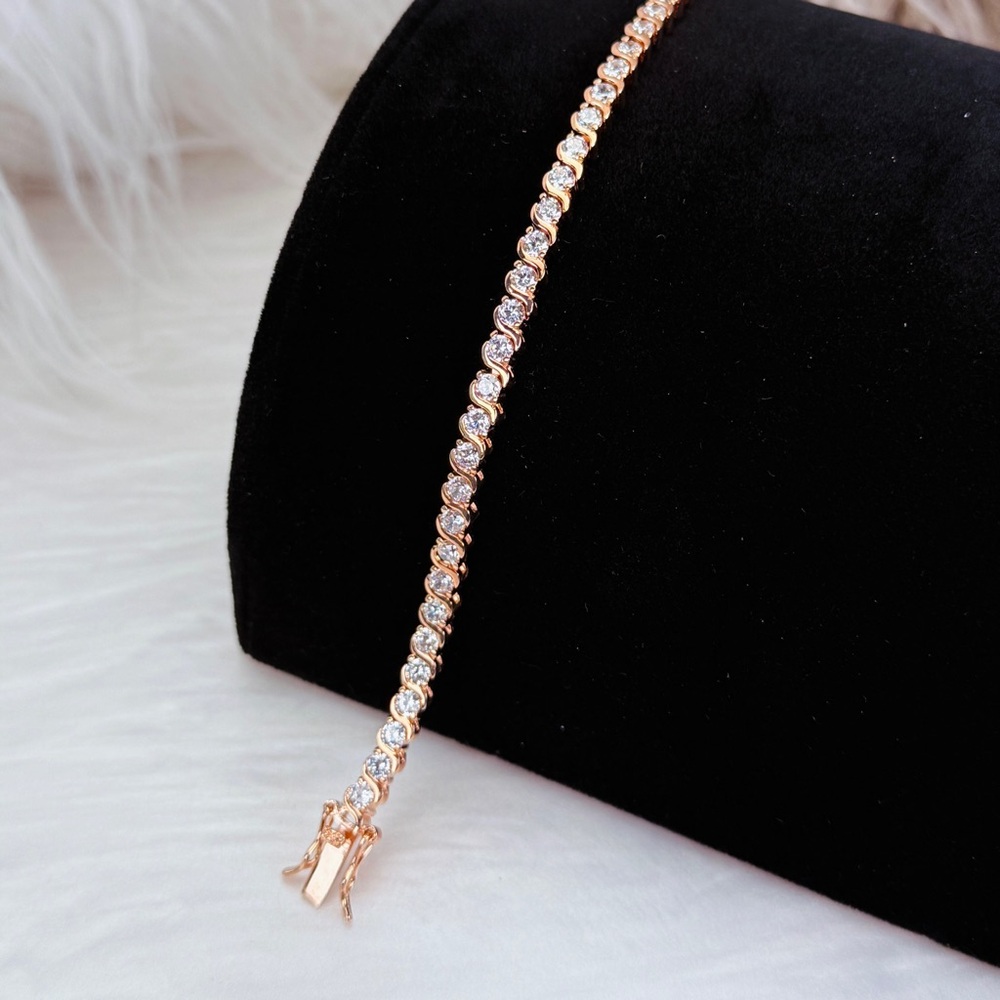 Gorgeous rosegold tone, clear CZ bling, tennis bracelet
